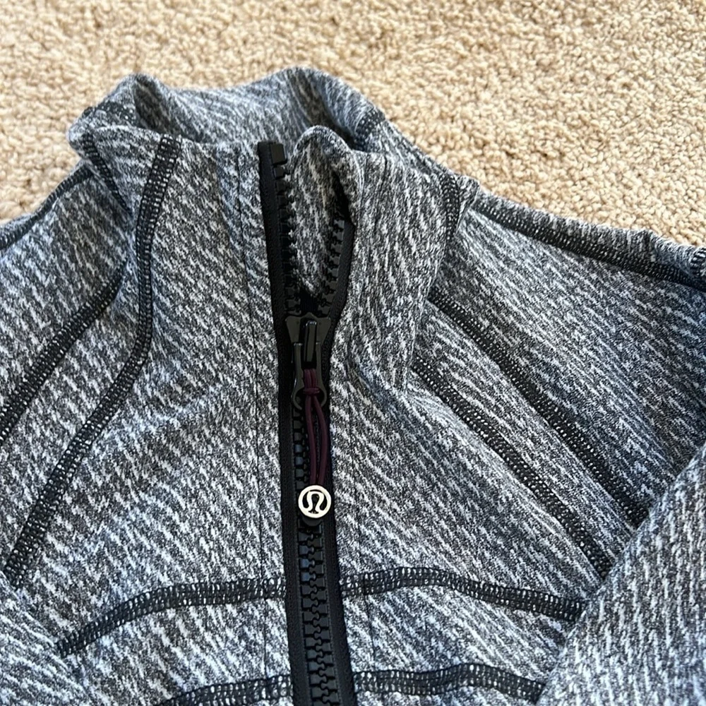 lululemon athletica SZ 10, grey zippered jacket.